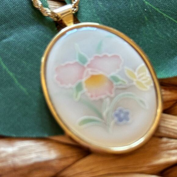 BOGO FREE VTG FLORAL PENDANT NECKLACE - Picture 4 of 8
